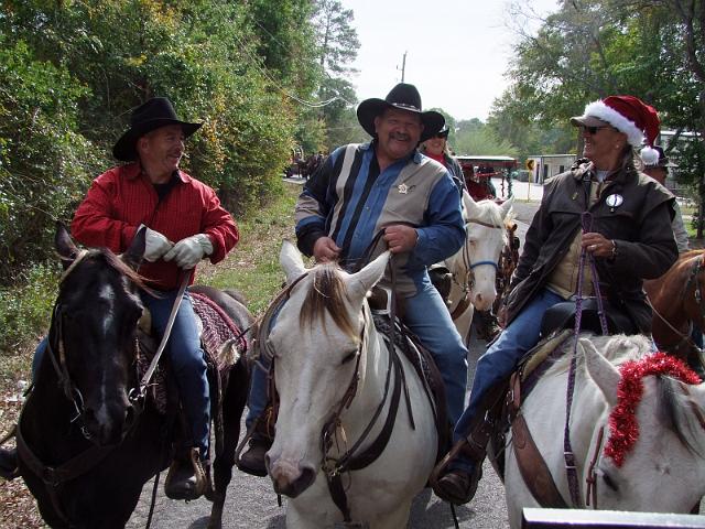 MCTRA-Christmas-Ride-12-10-2011-083.JPG